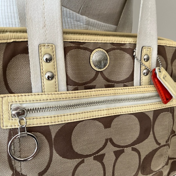 Coach Daisy signature tote tan brown yellow shoulder bag - Picture 10 of 11